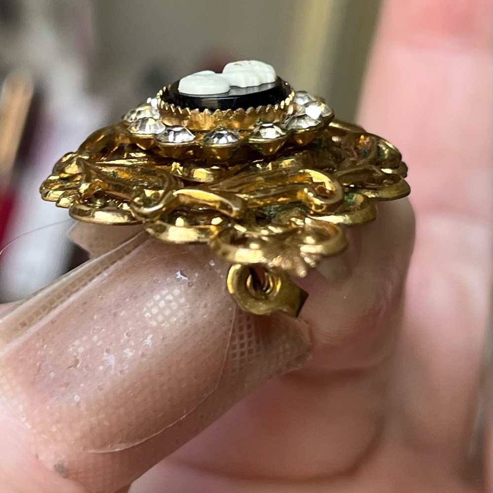 Vintage Coro brooch cameo rhinestones - Picture 9 of 10